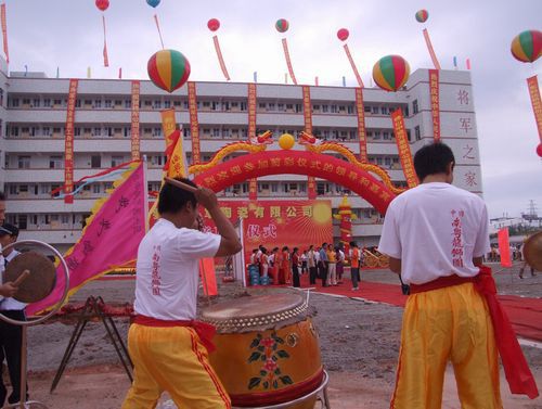 將軍企業(yè)拋光磚線勝利剪彩優(yōu)質(zhì)產(chǎn)品成功下線
(圖1)